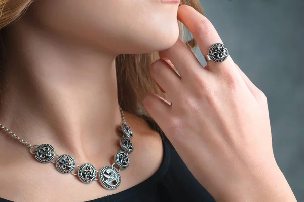 Close up Detail of a Ring on a Female Hand Model - Image of a be — Stock Photo, Image