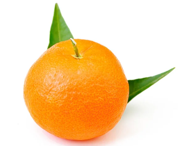 白で隔離フルーツ オレンジ マンダリン — ストック写真