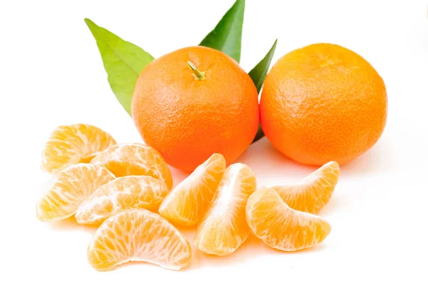 Na białym tle owoc pomarańcze świeże — Zdjęcie stockowe