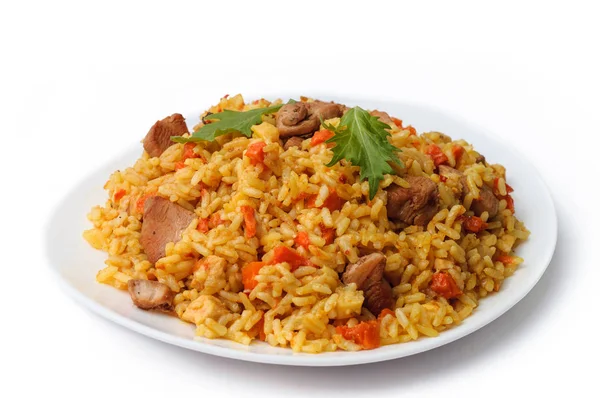 Pilaf de arroz con zanahoria de carne y cebolla aisladas sobre fondo blanco —  Fotos de Stock