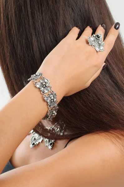 Close-up fashion portrait of Diamond ring, necklace, bracelets, — Stock Photo, Image