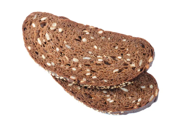Nakrájený chléb žitný izolovaných na bílém pozadí. Jídlo detailní pohled — Stock fotografie