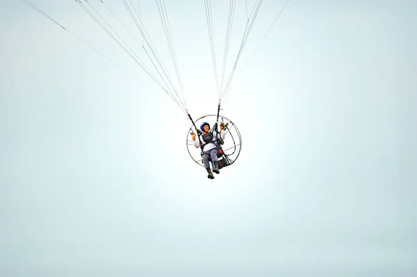Bila Tserkva, Ukrajina. 20 června, 2016 Paragliding, výcvik letová — Stock fotografie