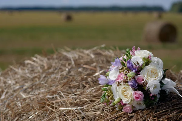 Wedding Bouquet Haystack — Stock Photo, Image
