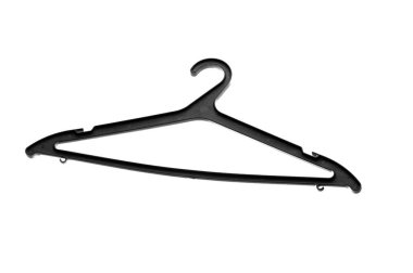 İzole siyah elbise askısı