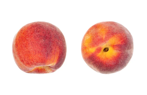 Сочные персиковые фрукты на белом фоне — стоковое фото