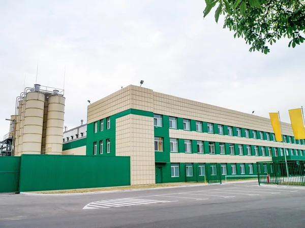 Edificio per uffici di una fabbrica moderna. Concetto industriale — Foto Stock