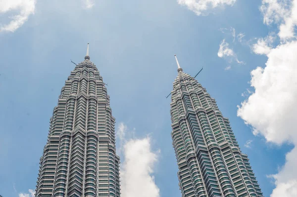 Вежі - Петронас у Куала - Лумпурі (Малайзія).. — стокове фото
