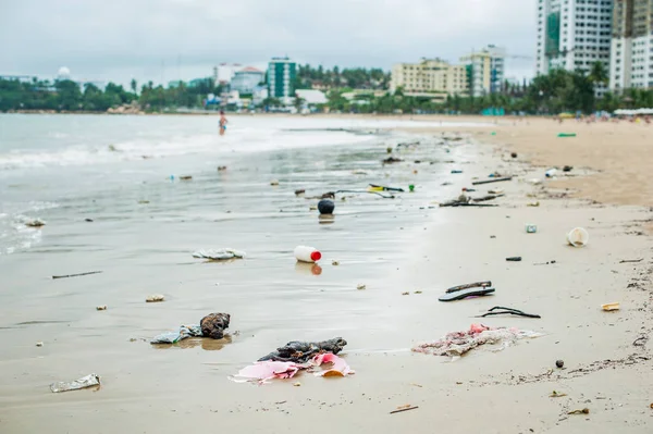 Bouteilles en plastique et autres déchets — Photo