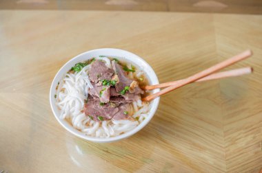 Geleneksel Vietnamca çorba pho sığır eti