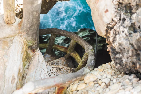 Cueva paraíso azul mar y cielo — Foto de Stock