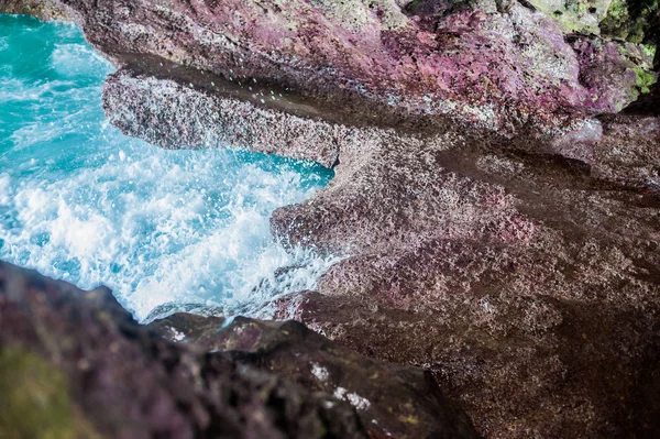 Cueva paraíso azul mar y cielo — Foto de Stock