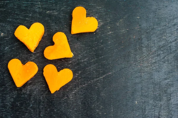 Papaya forma de corte de los corazones . — Foto de Stock