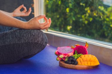 kadın meditasyon yoga poz