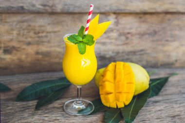 Mango gelen sulu güler yüzlü 