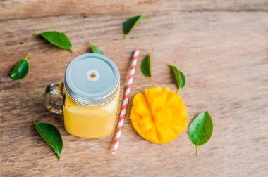 Mango gelen sulu güler yüzlü 