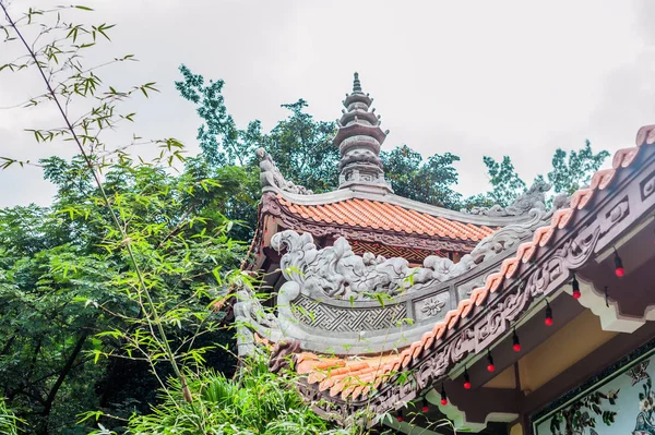 Long Son pagoda in Nha Trang — Stockfoto