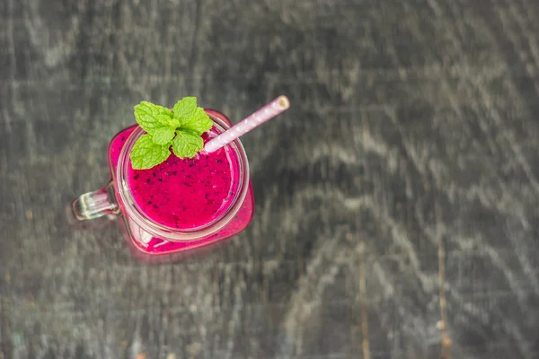 Smoothie of a red organic dragon fruit — Stock Photo, Image