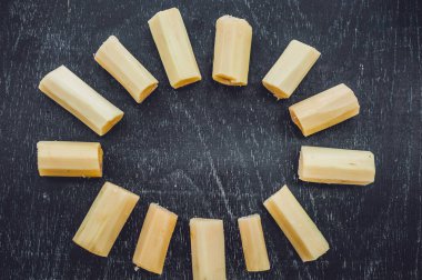 şeker kamışı parçaları