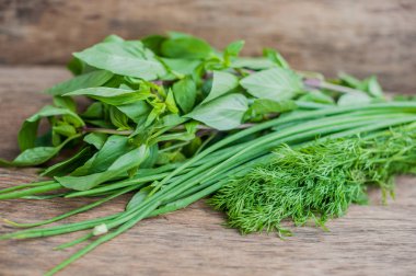 Yeşil: yeşil soğan