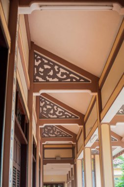 Desenli tavan bir Budist tapınağı