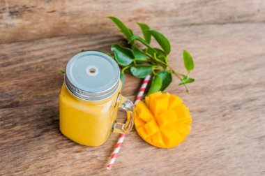 Mango gelen sulu güler yüzlü 