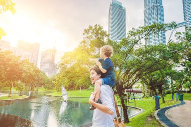 Baba ve oğul Malezya 