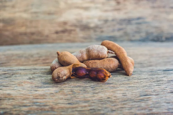 成熟的甜罗望子豆荚 — 图库照片