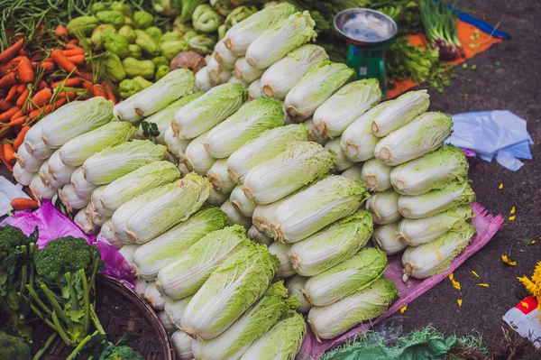 Verduras en el mercado vietnamita — Foto de Stock