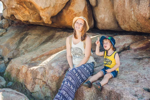 Mãe e filho na capa de Hon Chong — Fotografia de Stock