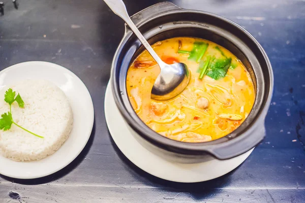Tom Yam Kung, Thai ételeket, thai élelmiszer — Stock Fotó