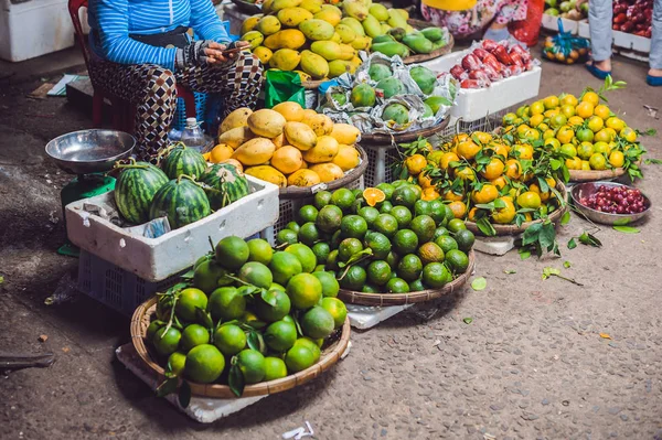 Verduras en el mercado vietnamita — Foto de Stock