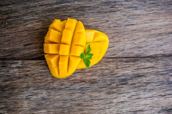 Mango gyümölcs és mangó kocka — Stock Fotó