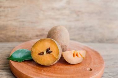 taze sapodilla meyve