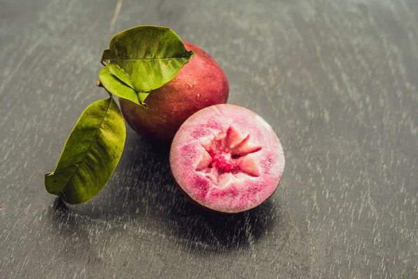 Fresh Chrysophyllum cainito fruits — Stock Photo, Image