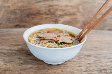  Geleneksel Vietnam sığır çorbası