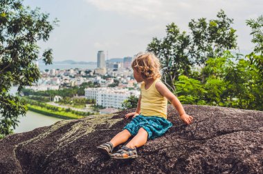 Çocuk turist Vietnam. 
