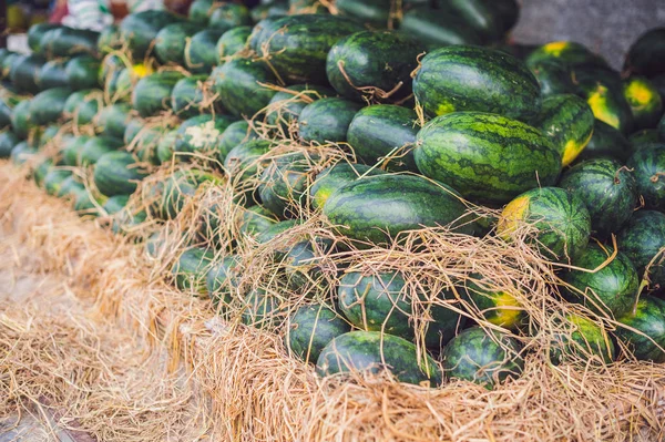 Watermeloenen in de Vietnamese markt — Stockfoto