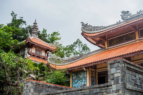 Long Son pagoda in Nha Trang — Stockfoto