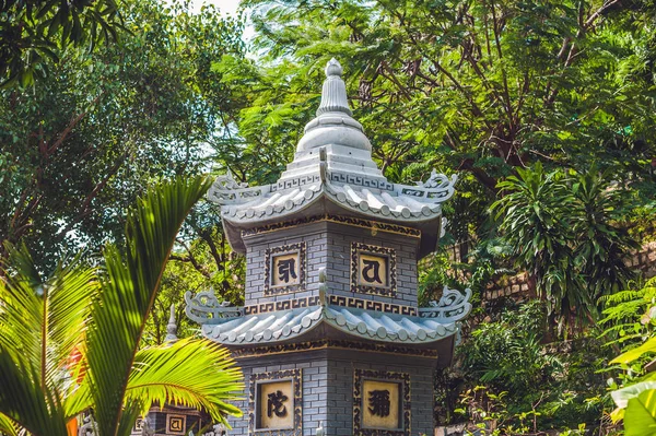 Buddhist temple in Vietnam — Stock Photo, Image