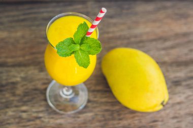 Mango gelen sulu güler yüzlü