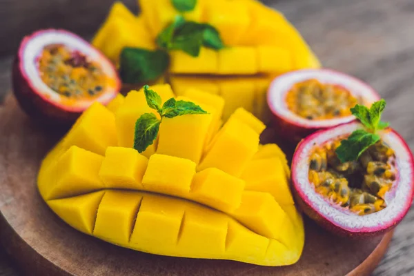 Mango och passionsfrukt — Stockfoto