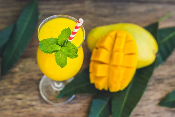 Frullato succoso da mango — Foto Stock