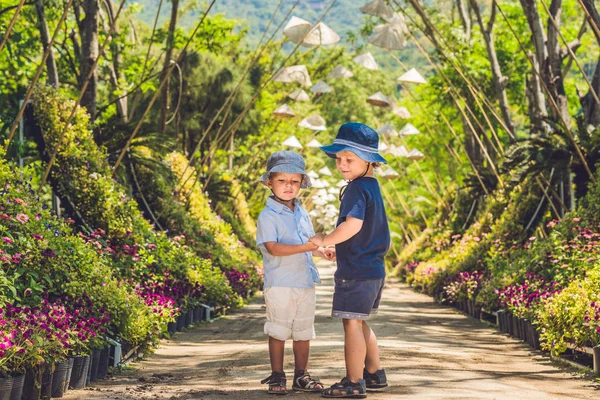 İki erkek, Vietnam gezginler — Stok fotoğraf