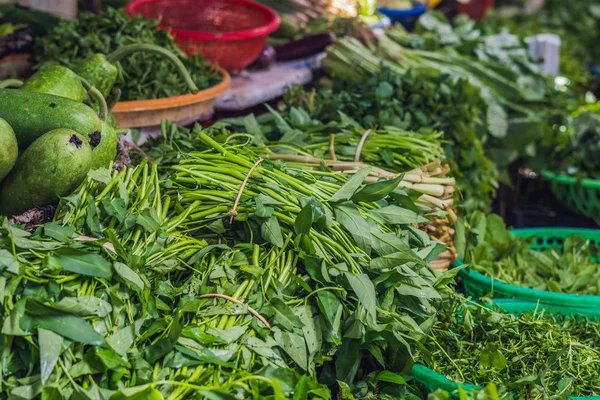 Verde en el mercado vietnamita . — Foto de Stock