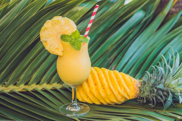 Ananász és ananász smoothie — Stock Fotó