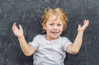 metin için yer olan küçük çocuk çocuk