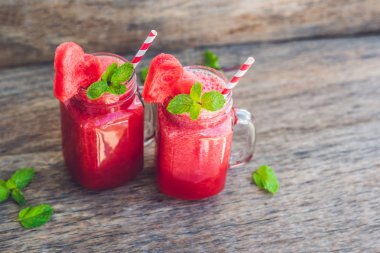 Sağlıklı karpuz smoothies 