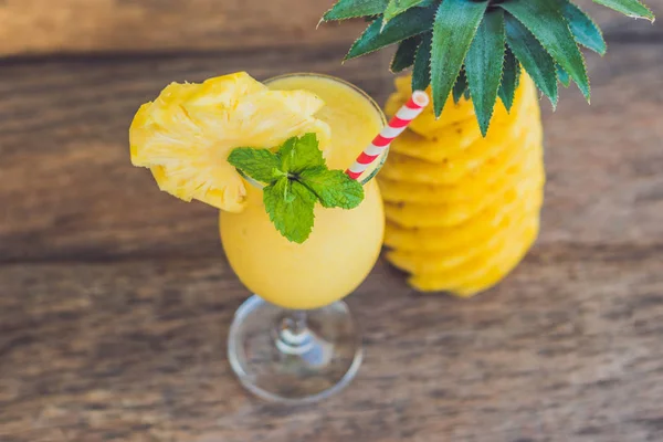 Ananas a ananas smoothie — Stock fotografie