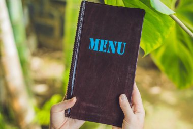 menüden sipariş kadın